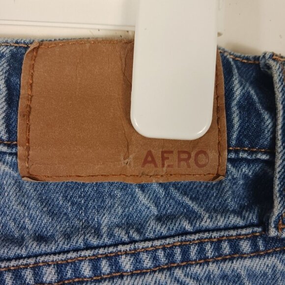 Aeropostale Womens Mom Jean Distressed Denim Blue Size 6 Thrashed Front - Picture 5 of 12